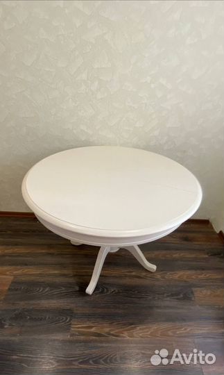 Круглый стол раздвижной из массива