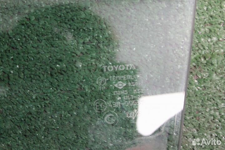 Стекло передней двери Toyota Camry ACV30 2azfe