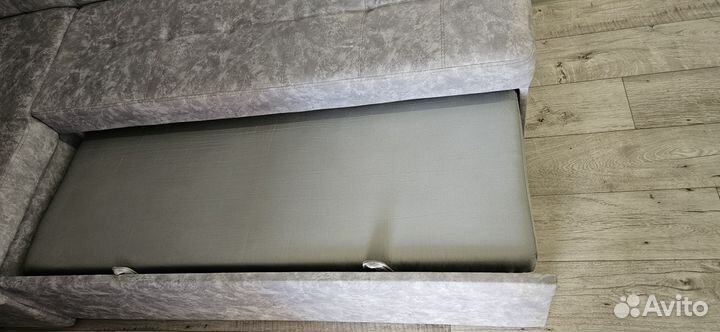 Продам угловой диван в идеальном состоянии