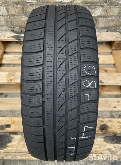 Hankook Icebear W300 215/55 R17