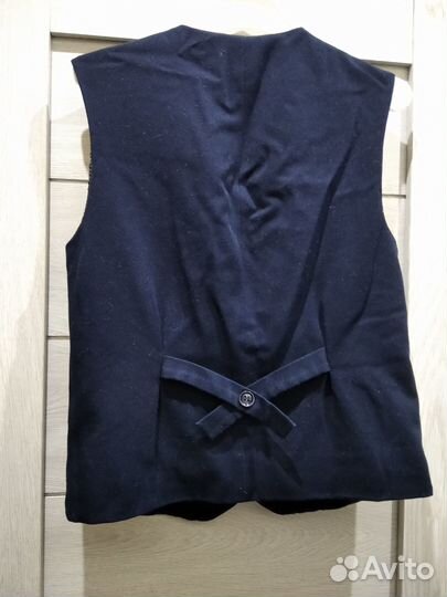 Пиджак синий и жилет в клетку