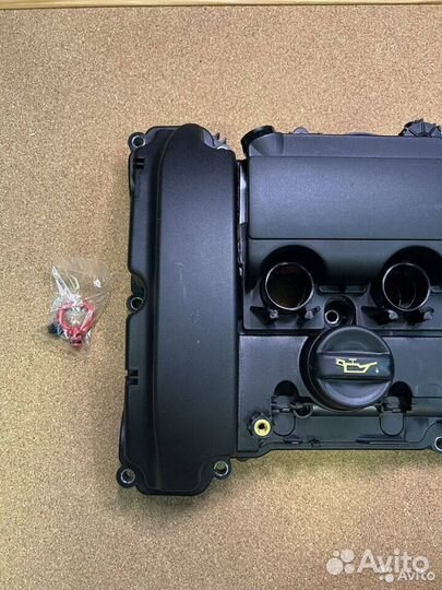 Крышка клапанов EP6 турбо Peugeot Citroen