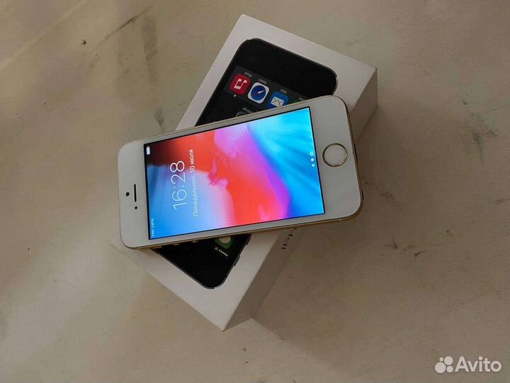 Телефон iPhone