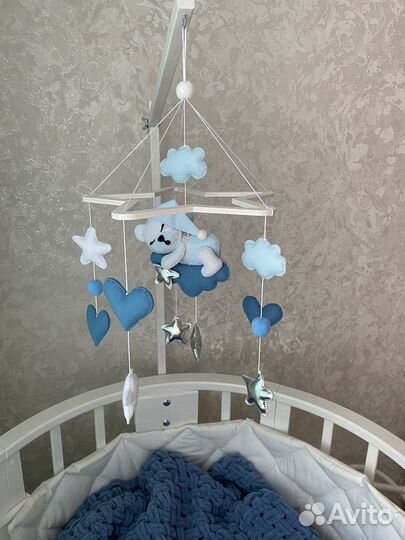 Мобиль в кроватку из фетра