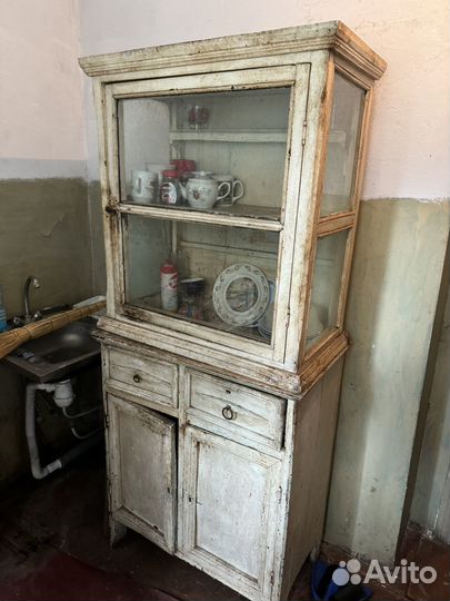 Серванты старинные