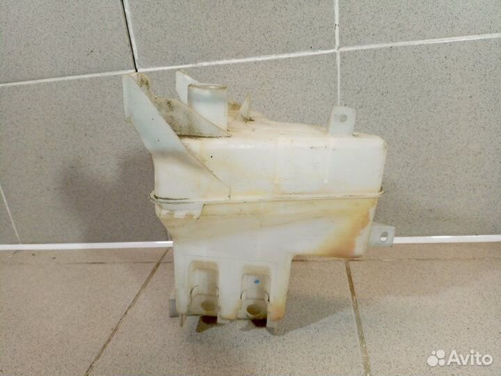 Бачок омывателя лобового стекла Suzuki Vitara