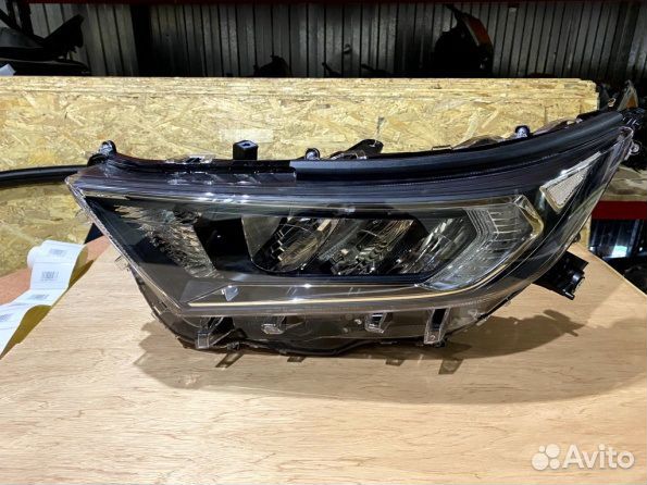 Фара передняя левая Toyota RAV4 50 (2018-2024)