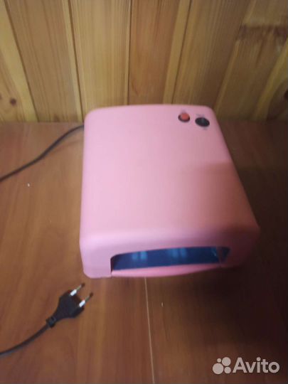 Лампа для сушки ногтей