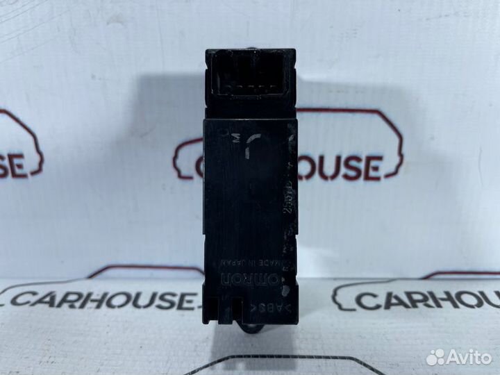 Кнопка стеклоподъемника задняя левая Mitsubishi