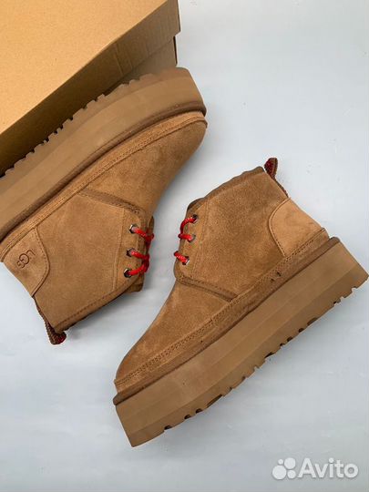 Ботинки UGG на платформа с мехом и на шнурках