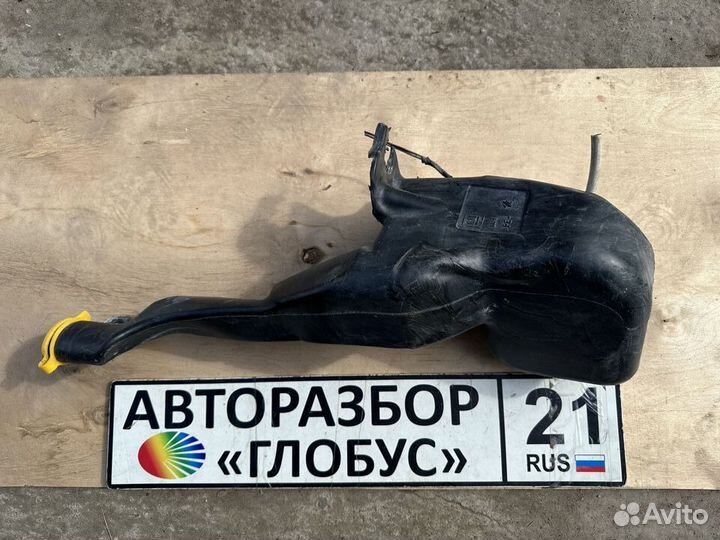 Бачок омывателя с насосом Opel Astra H 2007