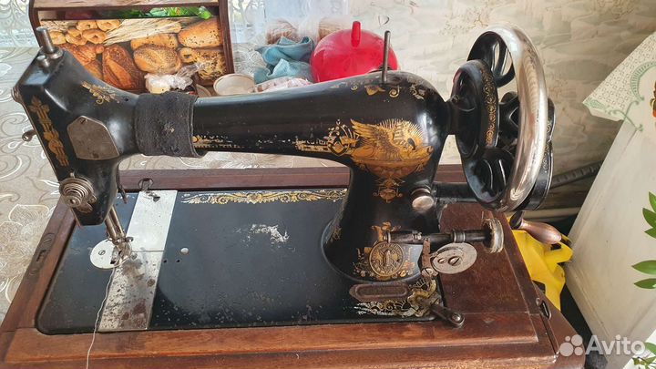 Швейная машинка Зингер