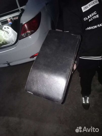 Подлокотник