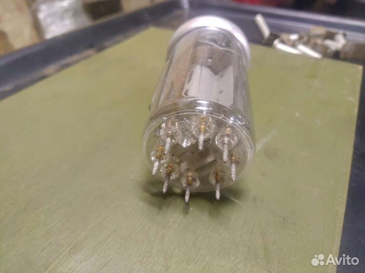 Электровакууная радио лампа