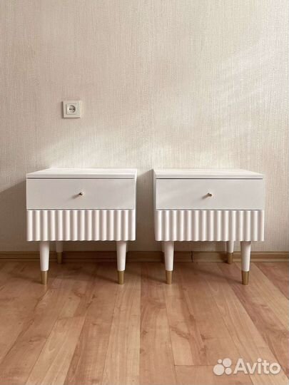 Тумбочка прикроватная