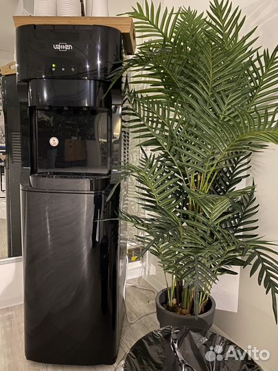 Кулер для воды напольный