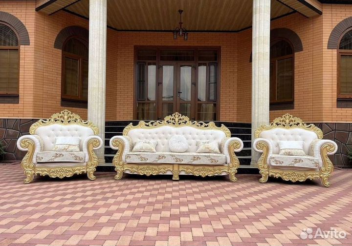 Диван мягкий