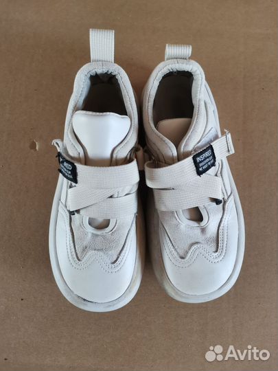 Кроссовки женские