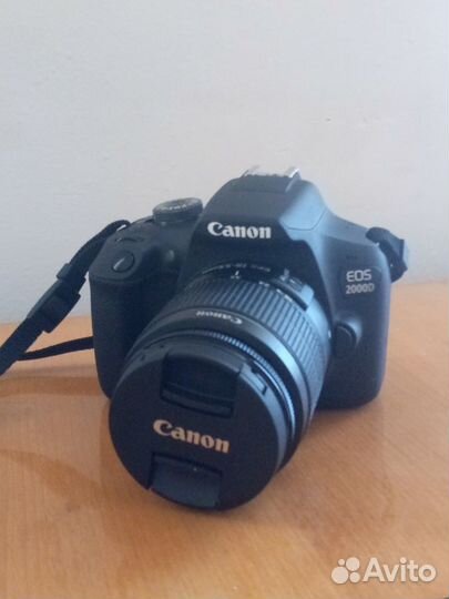 Зеркальный фотоаппарат canon EOS2000D (DS126741)