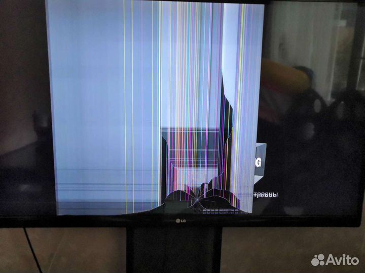 Разбитый телевизор LG