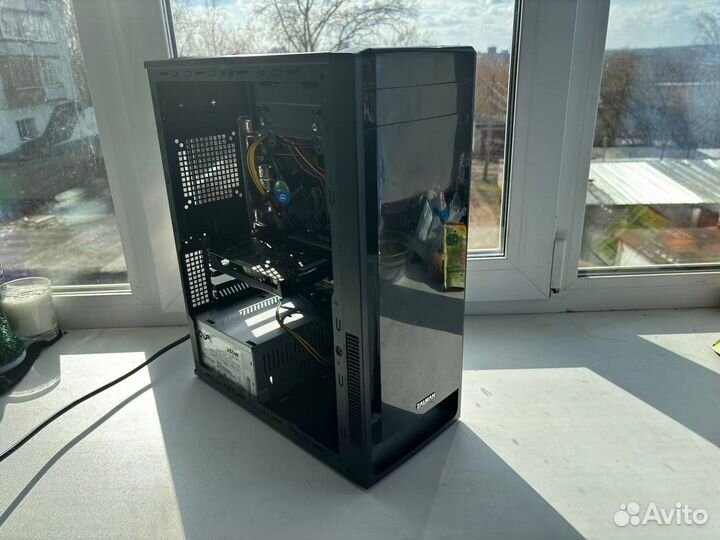 Игровой компьютер Core I3 8gb RX 550 ssd+hdd