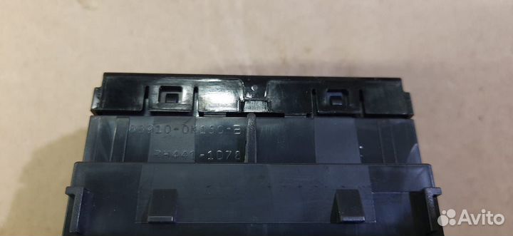 Кнопка аварийной остановки Toyota Fortuner 2