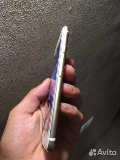 Телефон iPhone 7