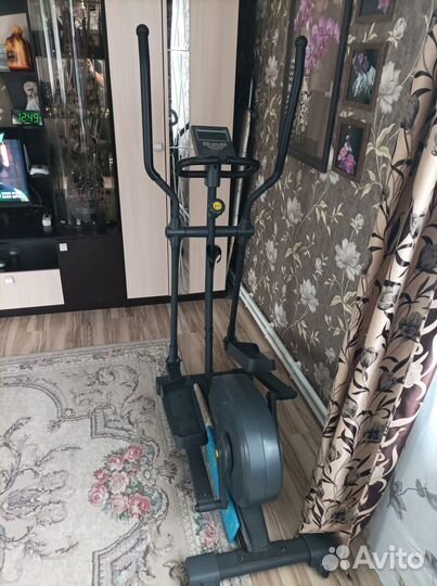 Эллиптический тренажер torneo