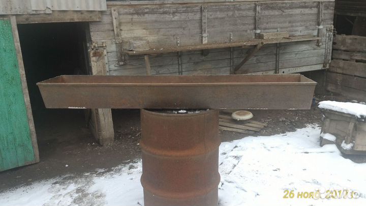 Кормушки металлические