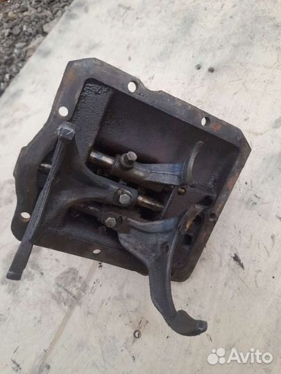 Крышка кпп 4-х ступенчатая УАЗ буханка