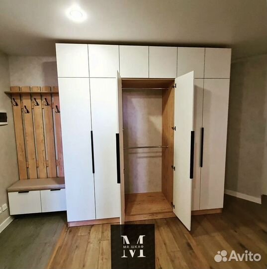 Шкаф трехстворчатый (и другие)