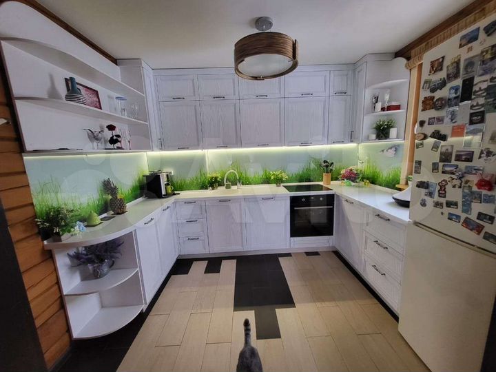 Коттедж 275 м² на участке 10 сот.