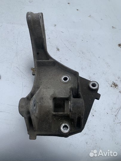 Кронштейн генератора лада гранта