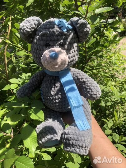 Вязанный медвежонок Тедди