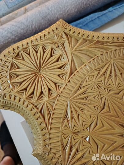 Шкатулка деревянная резная