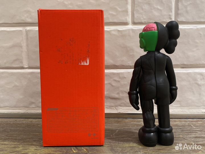 Фигурка kaws