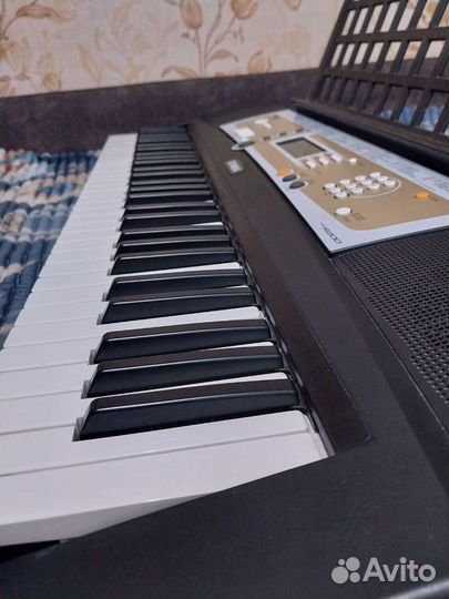 Синтезатор yamaha psr r200