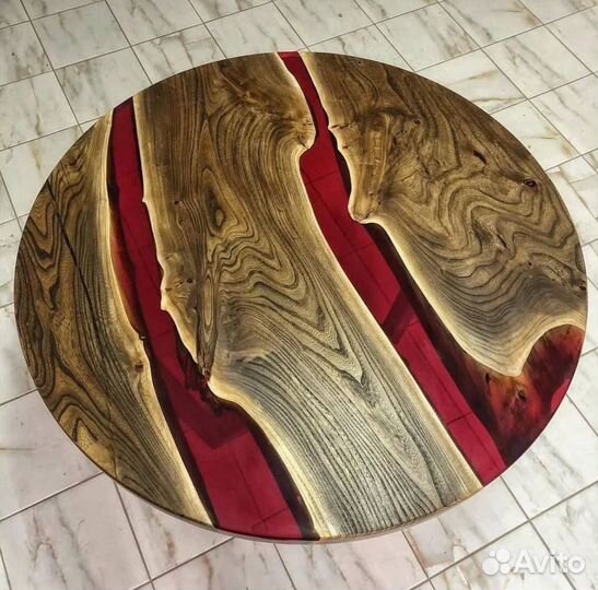 Стол из эпоксидной смолы