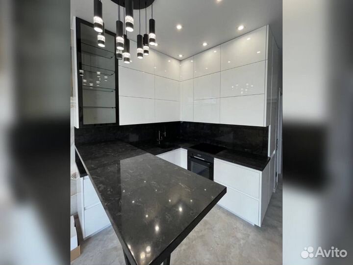 Кухонный гарнитур угловой