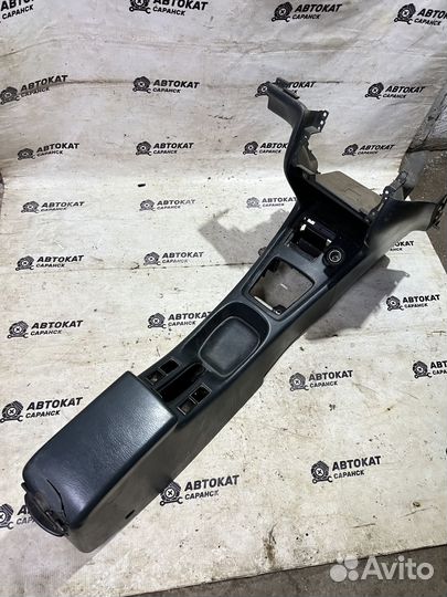 Центральная консоль Nissan Primera P11