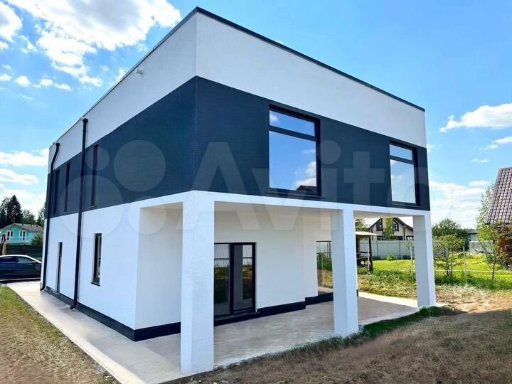 Коттедж 270 м² на участке 6 сот.