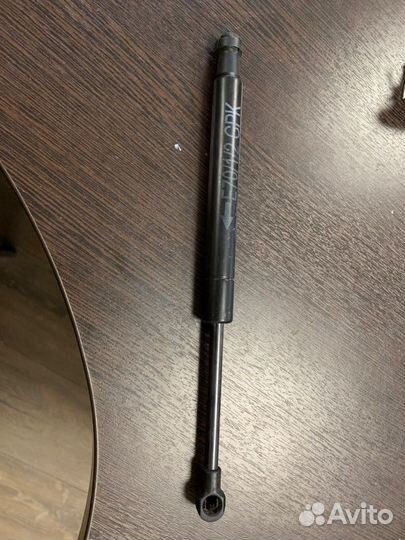 Амортизатор багажника Bmw X5 3.0D E70 M57N2 2007