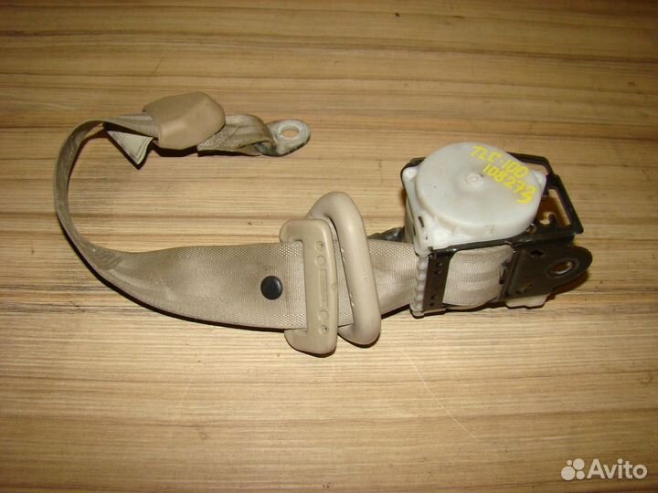 Ремень безопасности задний левый Toyota land cruis