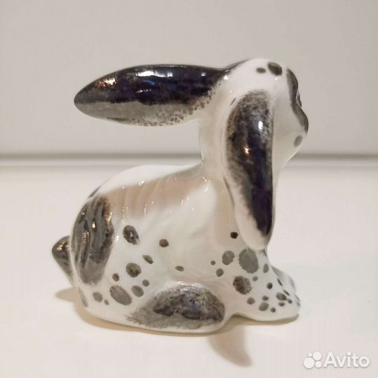 Фарфоровая статуэтка 