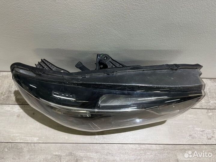 Фара правая LADA) Vesta I 2015-2023
