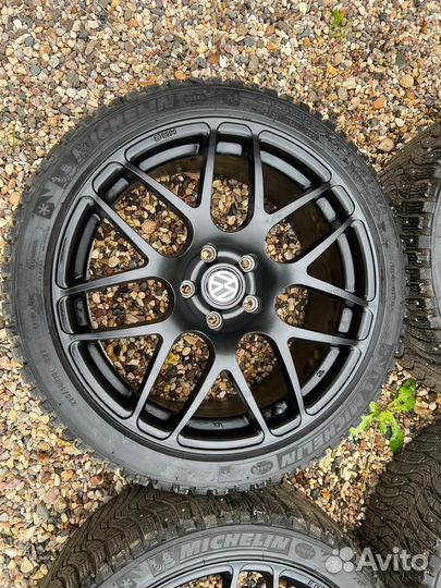 Зимний комплект на литых дисках (225/40/R18)