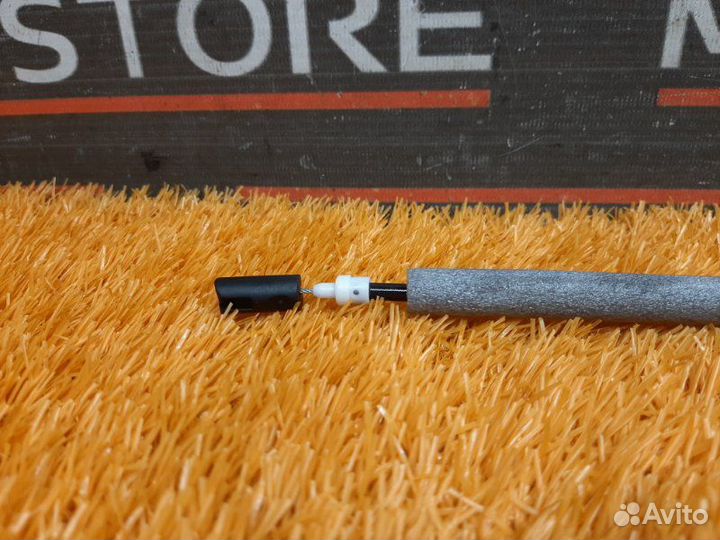 Трос замка двери передний левый Bmw 3-Series E90