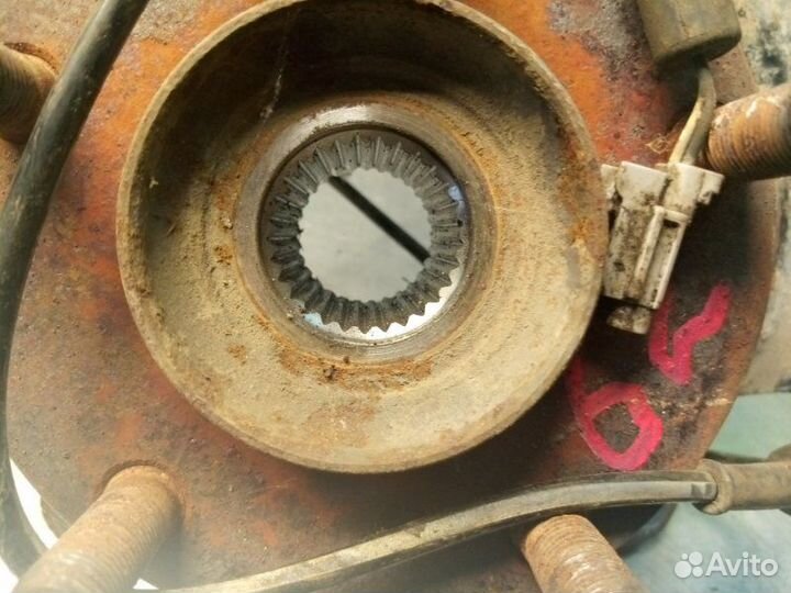 Кулак поворотный передний левый Nissan Qashqai+2