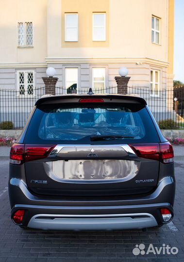 Mitsubishi Outlander 2.0 CVT, 2022, 56 км