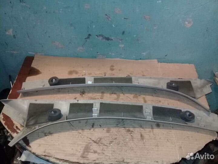 Накладка на переднию стойку Peugeot 206